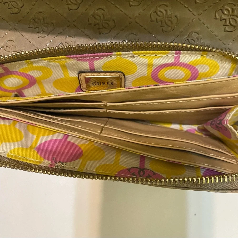 Guess tan purse - Picture 9 of 10